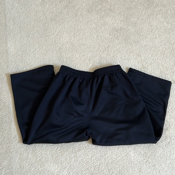 SOLD LIKE NEW EXCELLENT SHAPE Men’s Black XL Under Armour loose style sweatpants - Picture 4 of 7